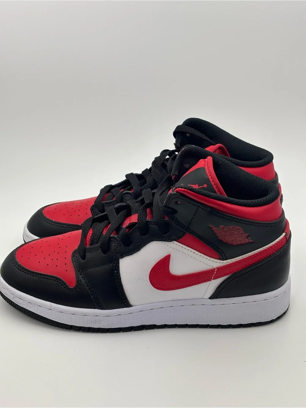 Nike Air Jordan 1 Mid Black Red White Air Jordan 1 Mid Big Kids' Shoes size 5.5